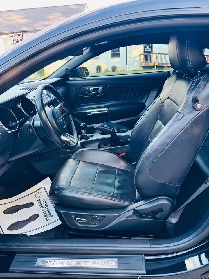 2016 Ford Mustang - $19,999