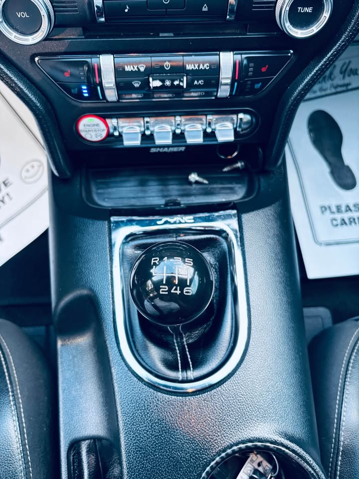 2016 Ford Mustang - $19,999