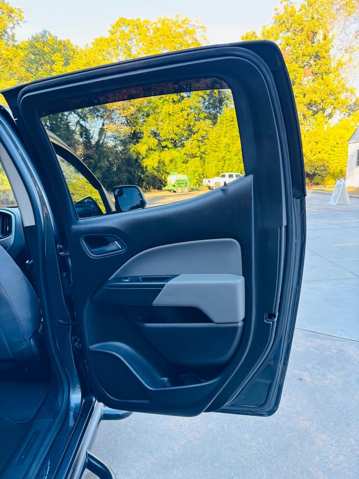 2016 Chevrolet Colorado - $11,999