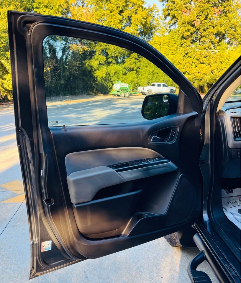 2016 Chevrolet Colorado - $11,999