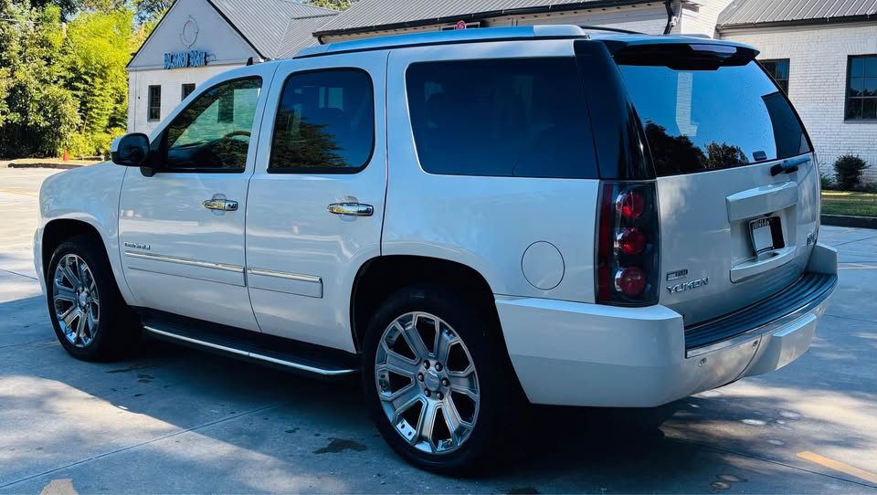 2012 GMC Yukon - $7,495