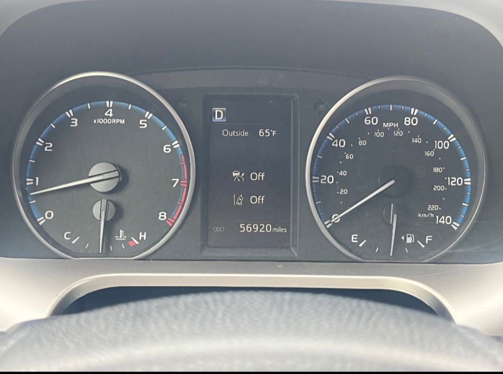 2018 Toyota RAV4 LE photo