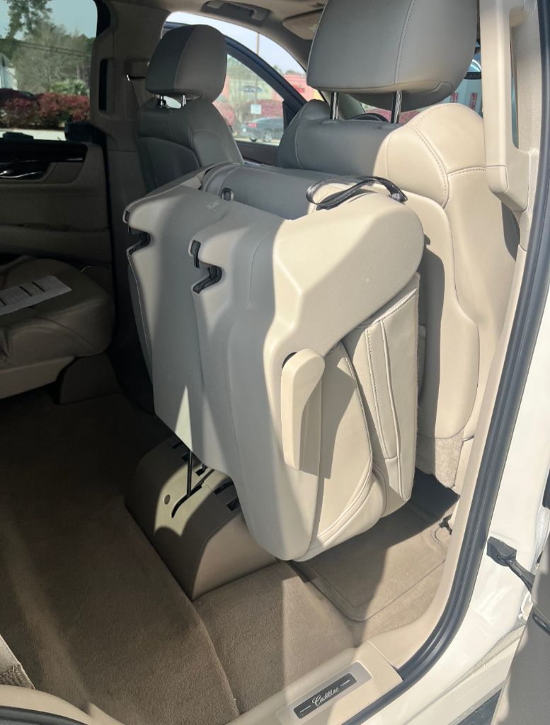 2015 Cadillac Escalade Luxury photo