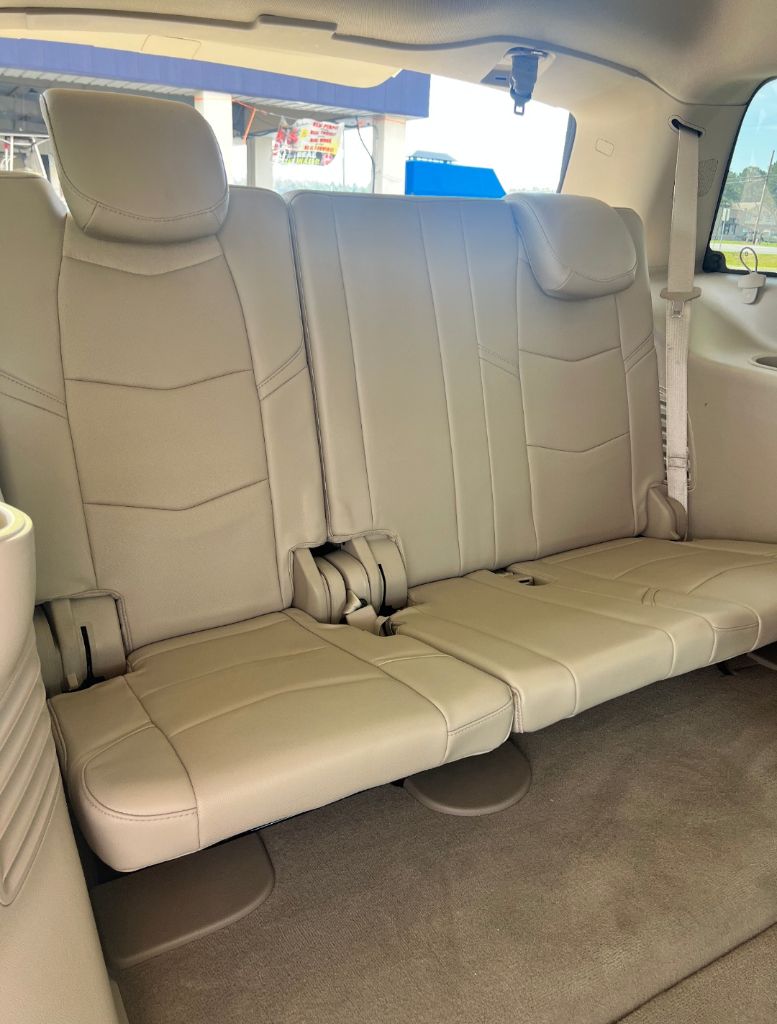 2015 Cadillac Escalade Luxury photo