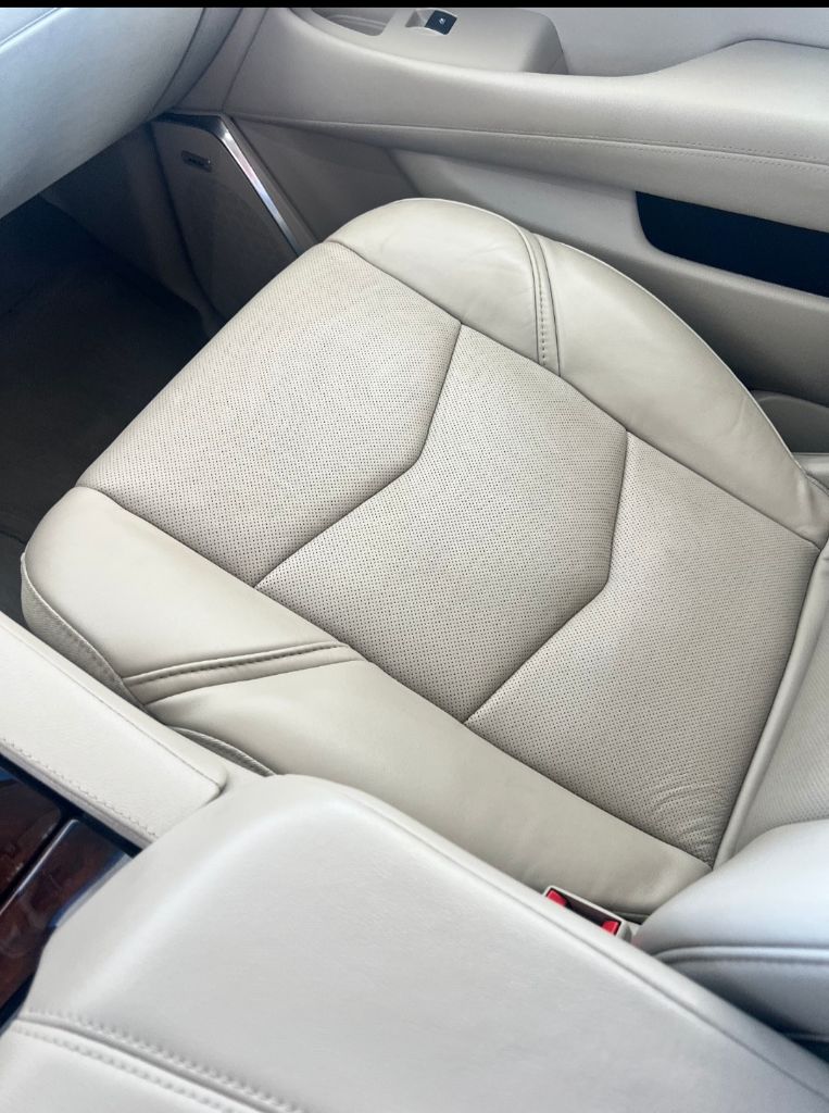 2015 Cadillac Escalade Luxury photo