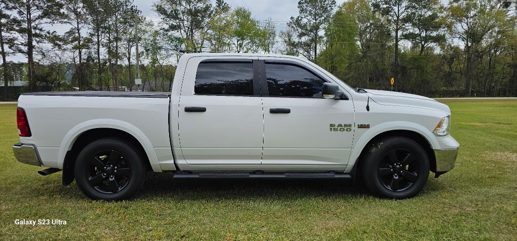 2015 RAM 1500 SLT photo