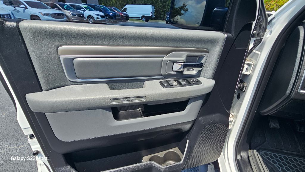 2015 RAM 1500 SLT photo