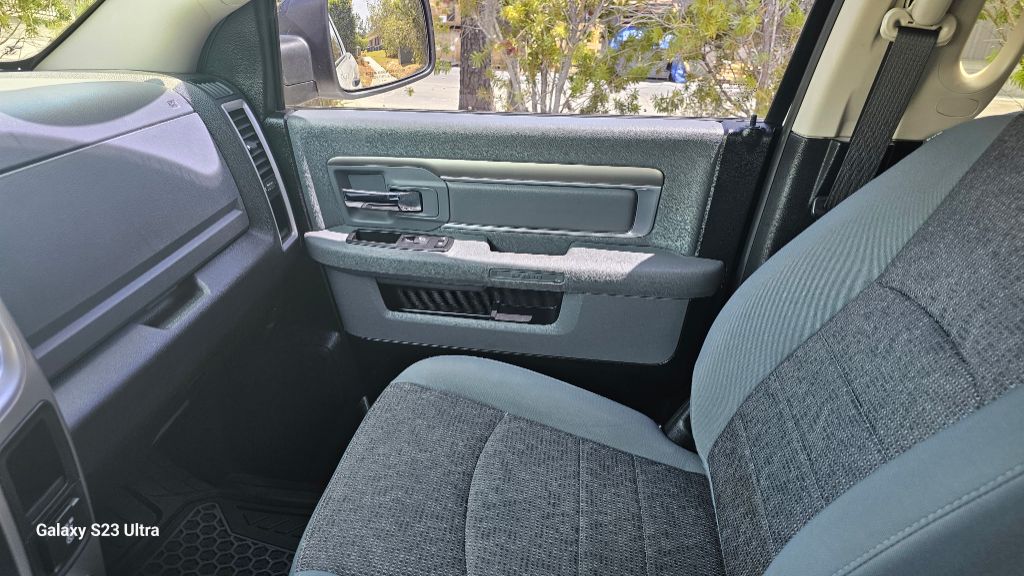 2015 RAM 1500 SLT photo