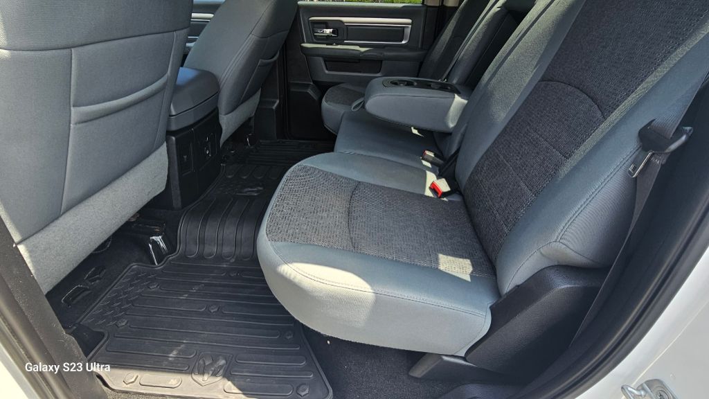 2015 RAM 1500 SLT photo