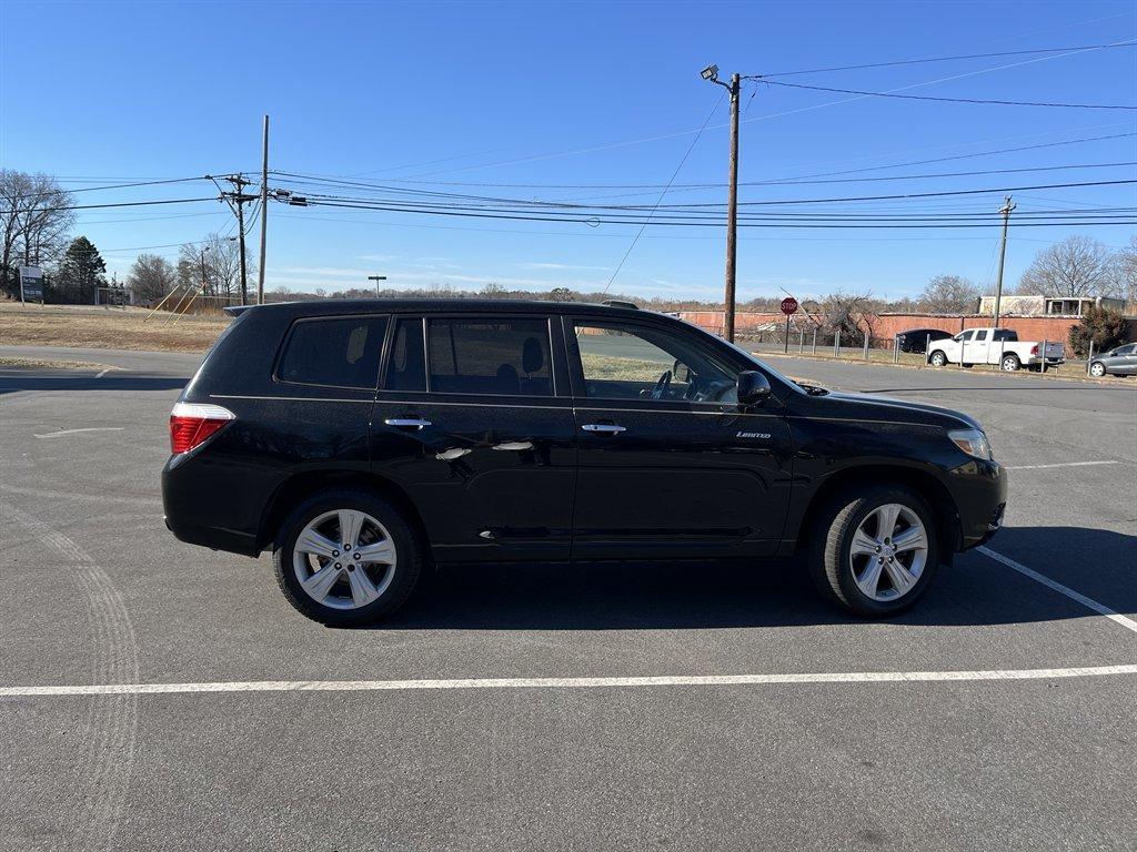 2008 Toyota Highlander - $9,995