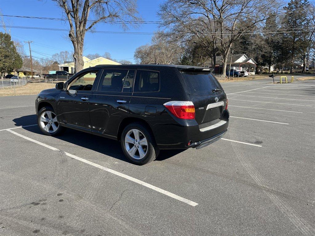 2008 Toyota Highlander - $9,995