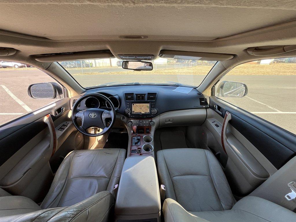2008 Toyota Highlander - $9,995