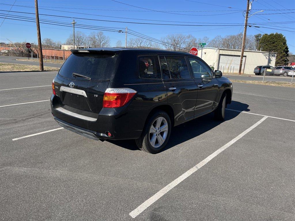 2008 Toyota Highlander - $9,995