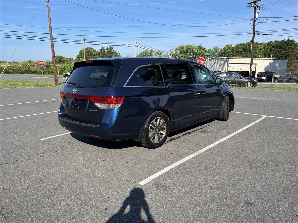 2015 Honda Odyssey - $11,995