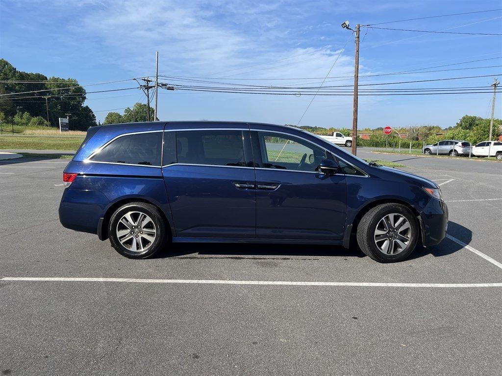 2015 Honda Odyssey - $11,995