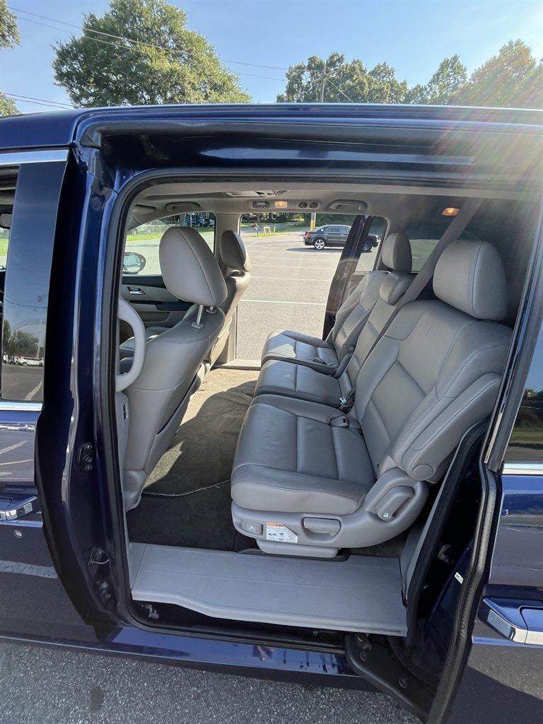 2015 Honda Odyssey - $11,995