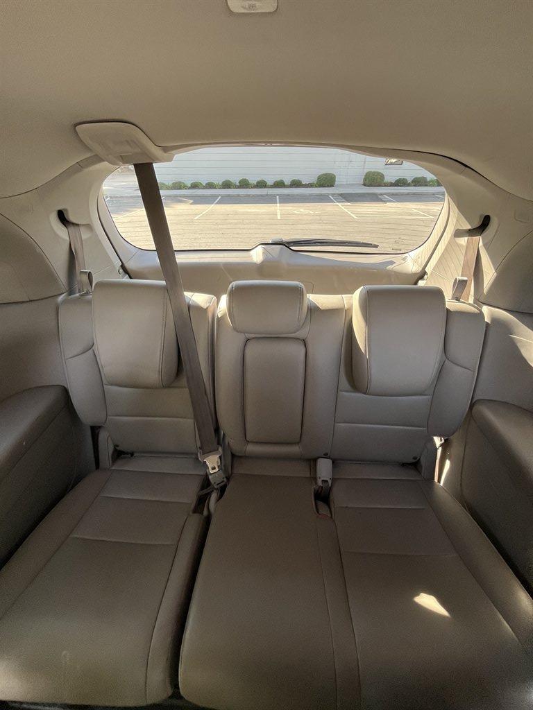 2015 Honda Odyssey - $11,995