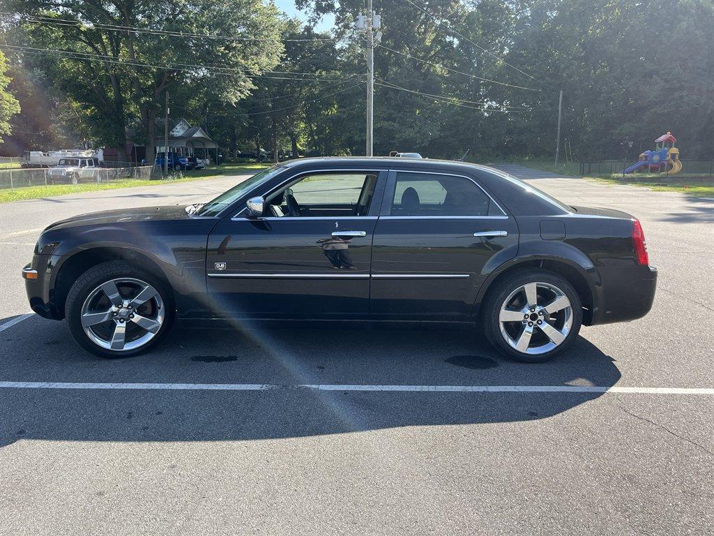 2008 Chrysler 300 - $3,300