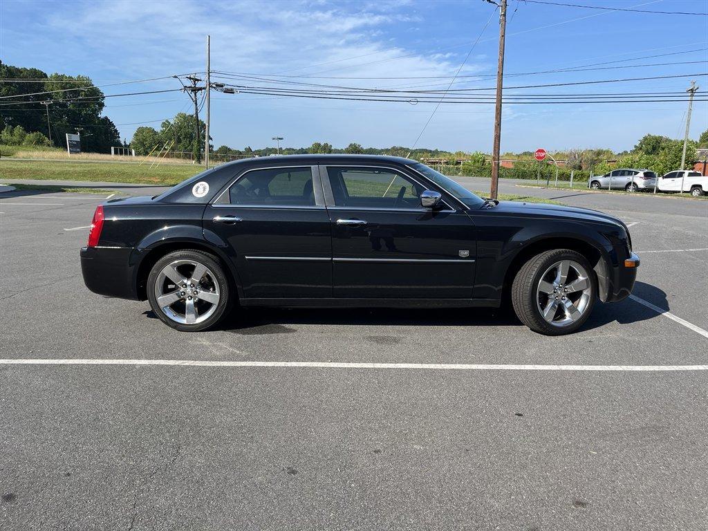 2008 Chrysler 300 - $3,300