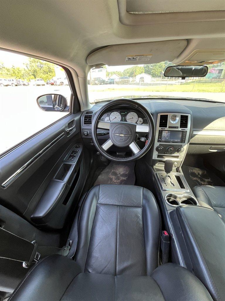 2008 Chrysler 300 - $3,300