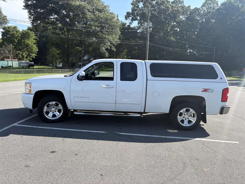 2010 Chevrolet Silverado - $15,995