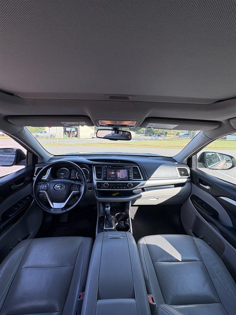 2014 Toyota Highlander - $13,995
