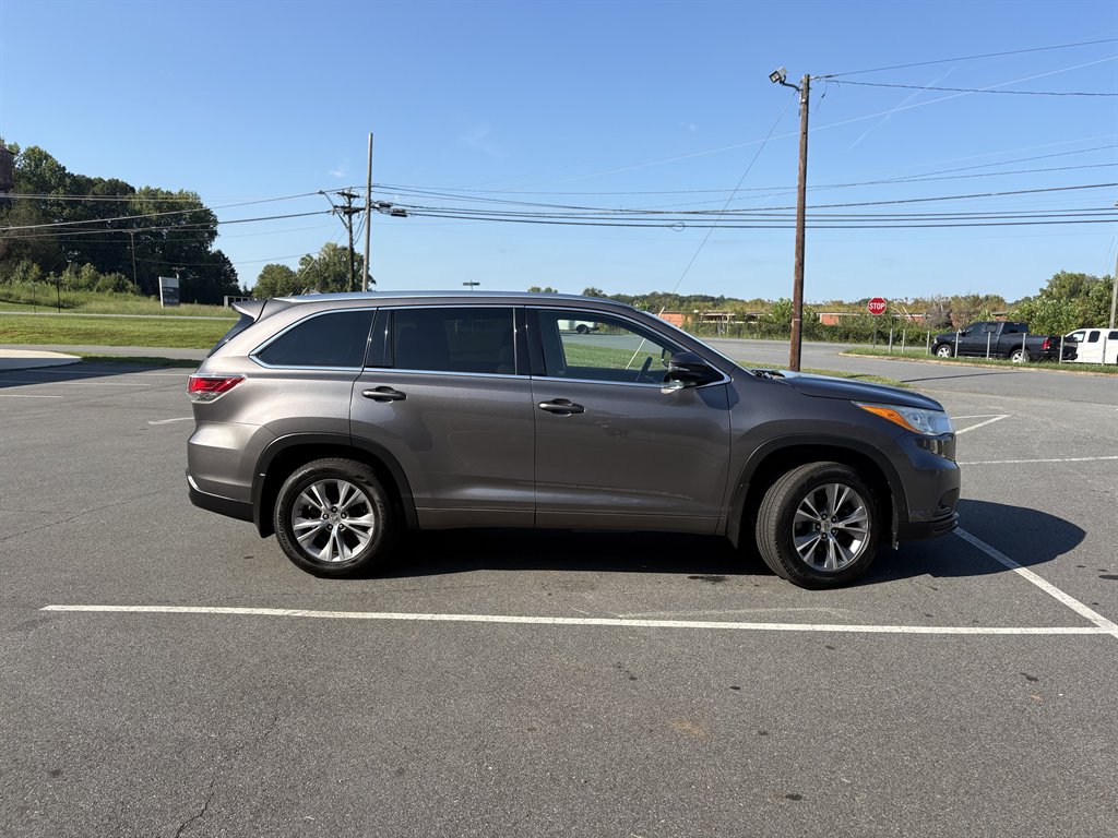 2014 Toyota Highlander - $13,995
