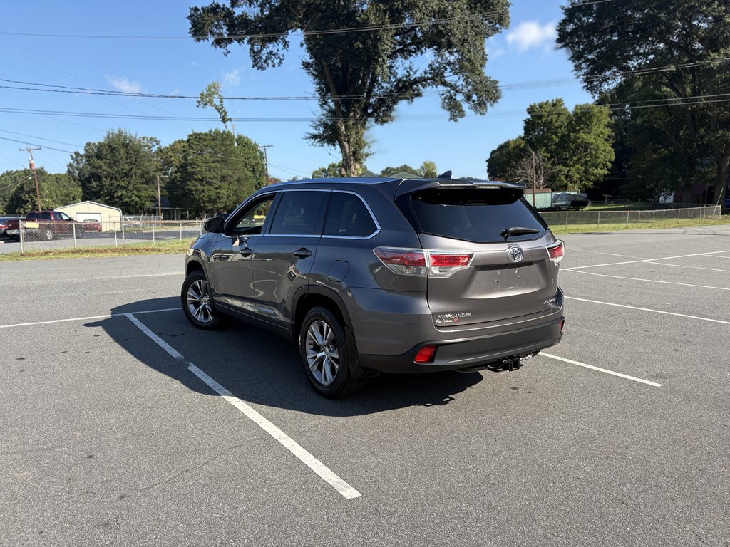 2014 Toyota Highlander - $13,995
