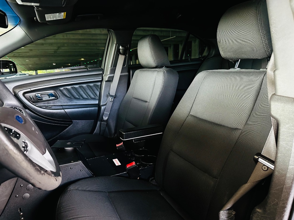 2015 Ford Taurus SEL photo