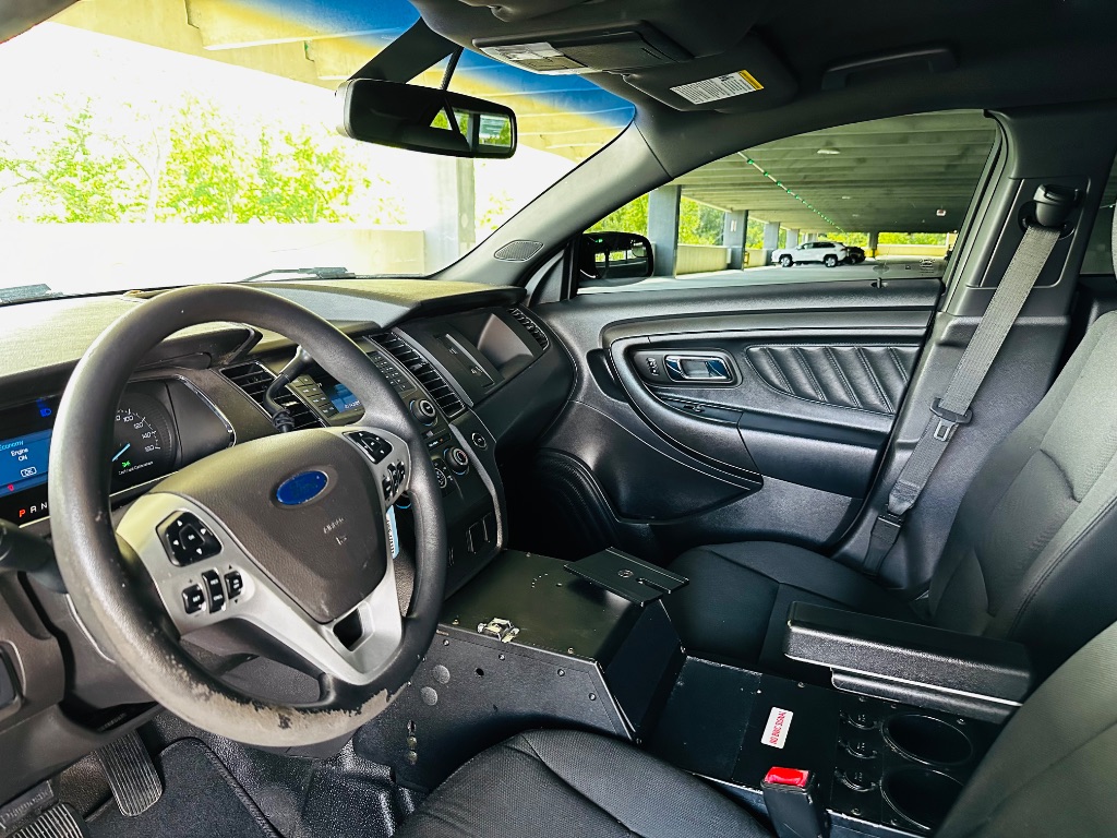 2015 Ford Taurus SEL photo