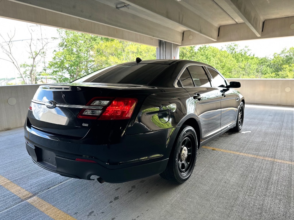 2015 Ford Taurus SEL photo