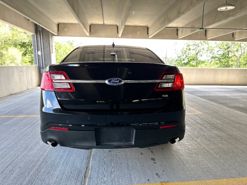 2015 Ford Taurus SEL photo