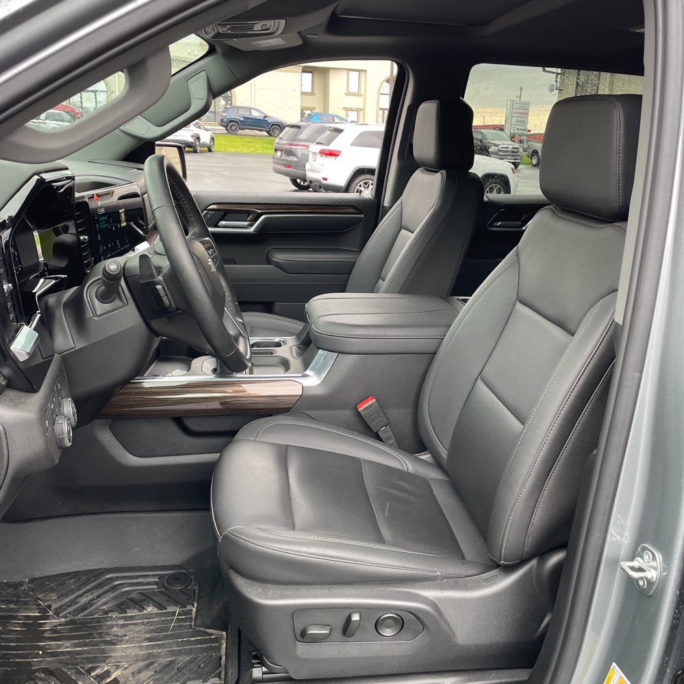 2025 Chevrolet Silverado 1500 - $52,750