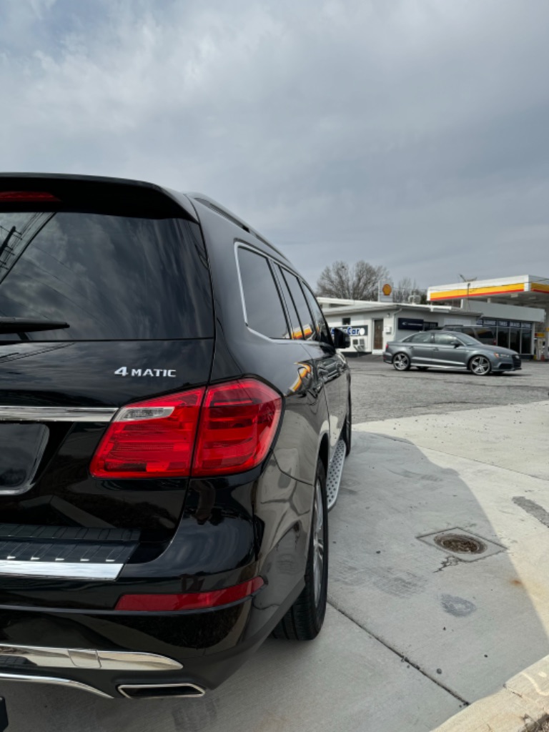 2013 Mercedes-Benz GL-Class - $12,500