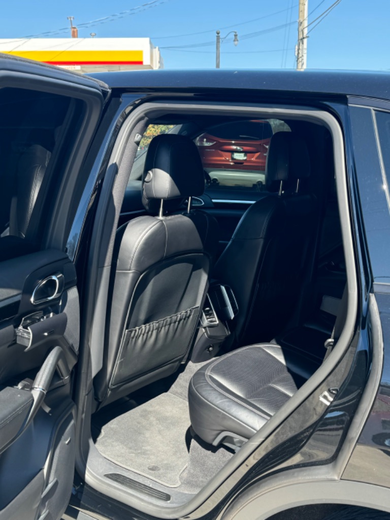 2017 Porsche Cayenne - $28,799