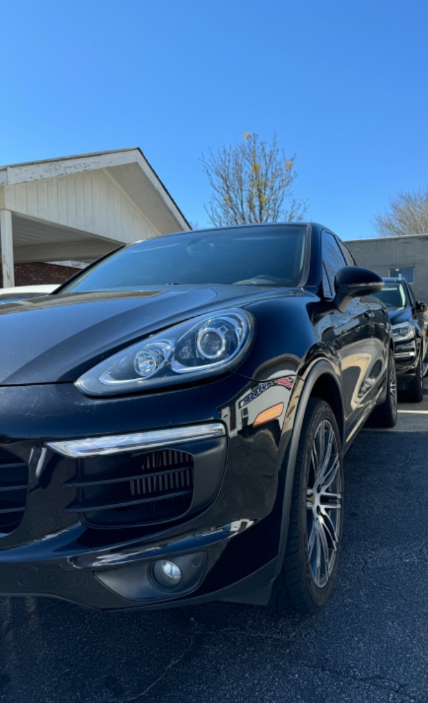 2017 Porsche Cayenne - $28,799