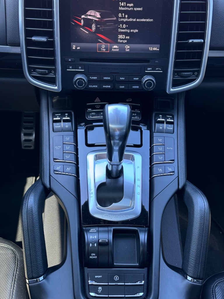 2017 Porsche Cayenne - $28,799