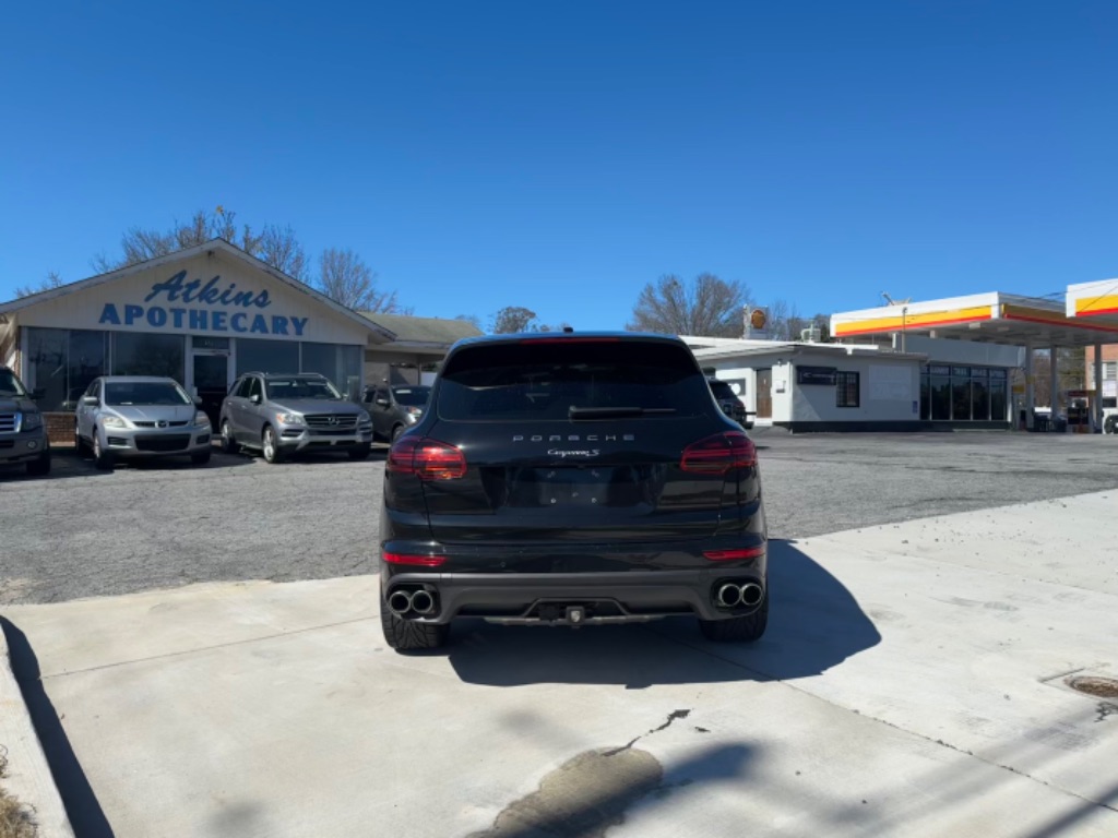 2017 Porsche Cayenne - $28,799