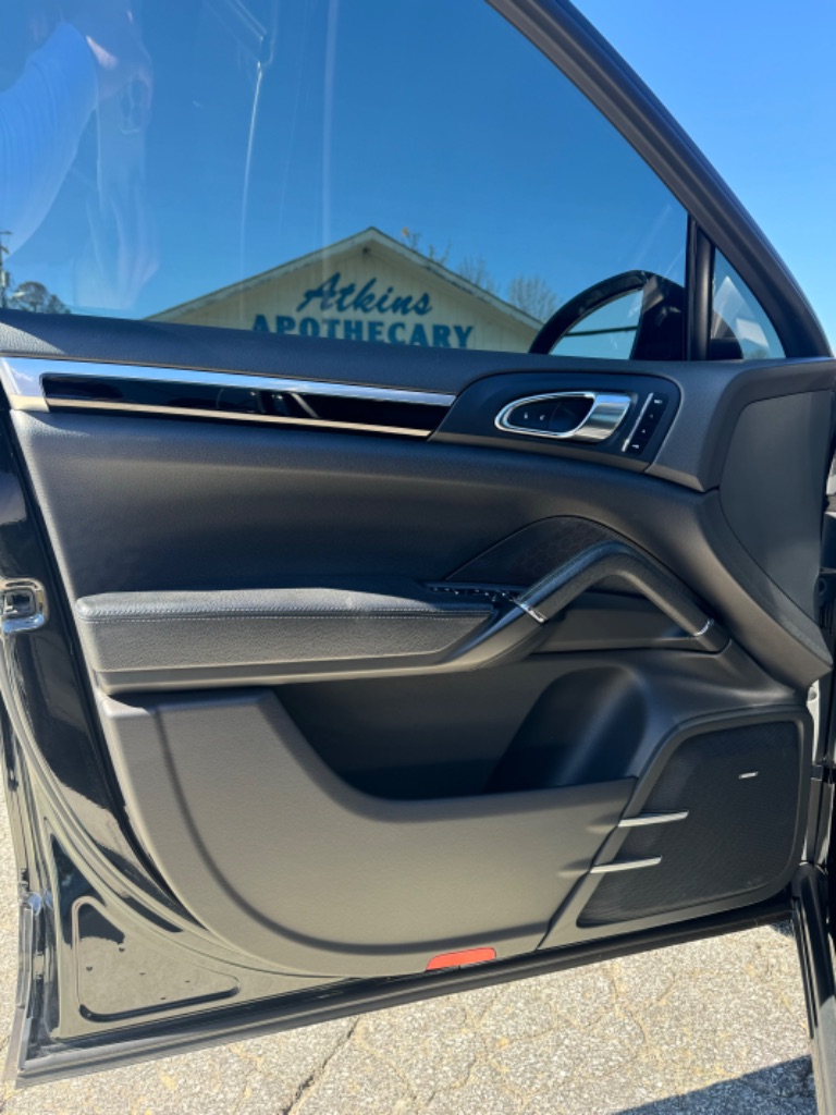 2017 Porsche Cayenne - $28,799