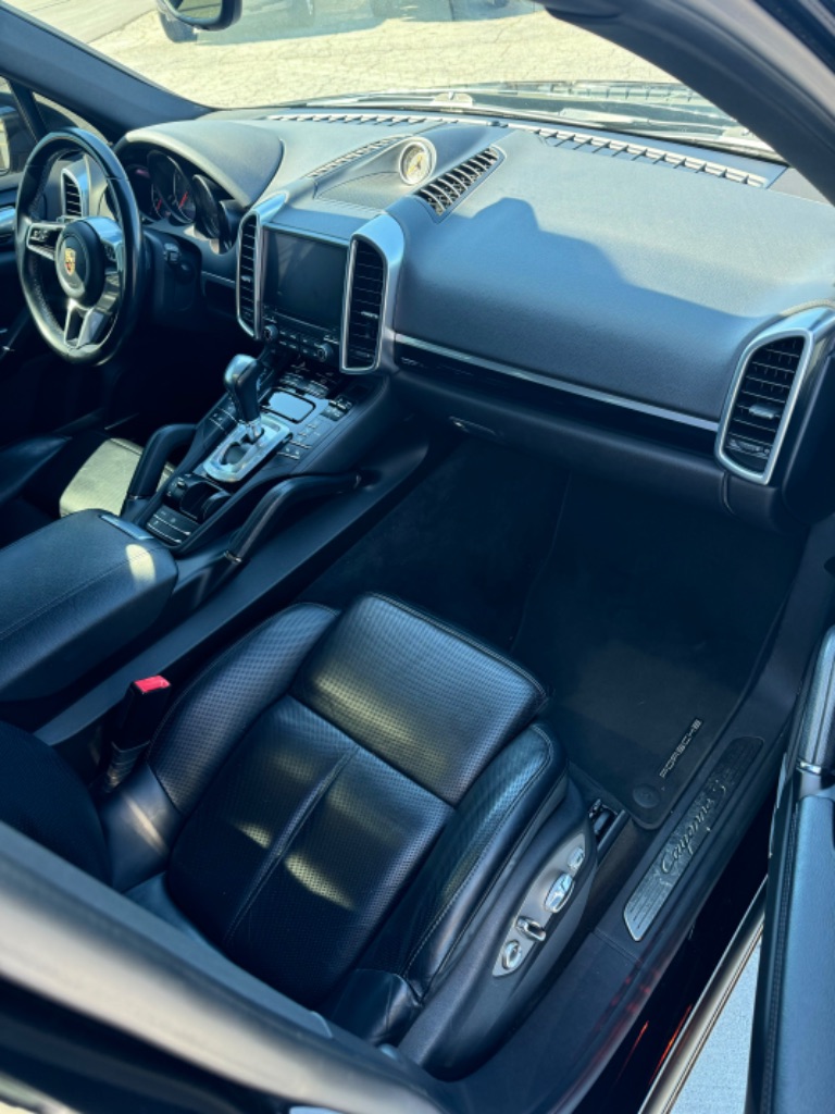 2017 Porsche Cayenne - $28,799