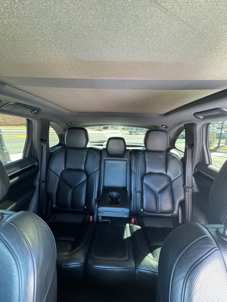 2017 Porsche Cayenne - $28,799