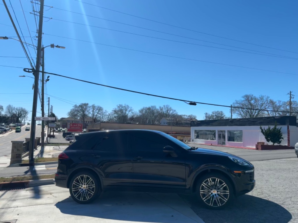 2017 Porsche Cayenne - $28,799