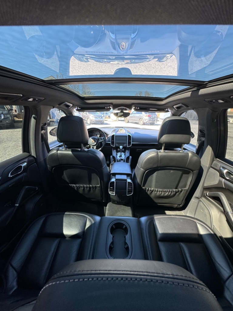 2017 Porsche Cayenne - $28,799