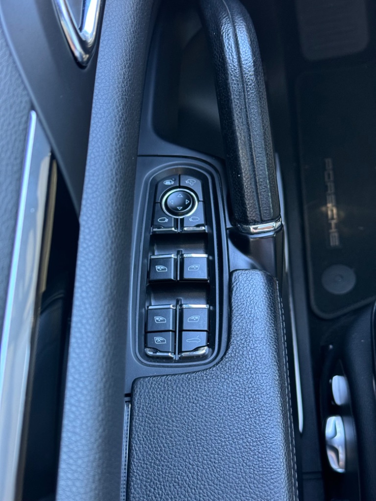 2017 Porsche Cayenne - $28,799