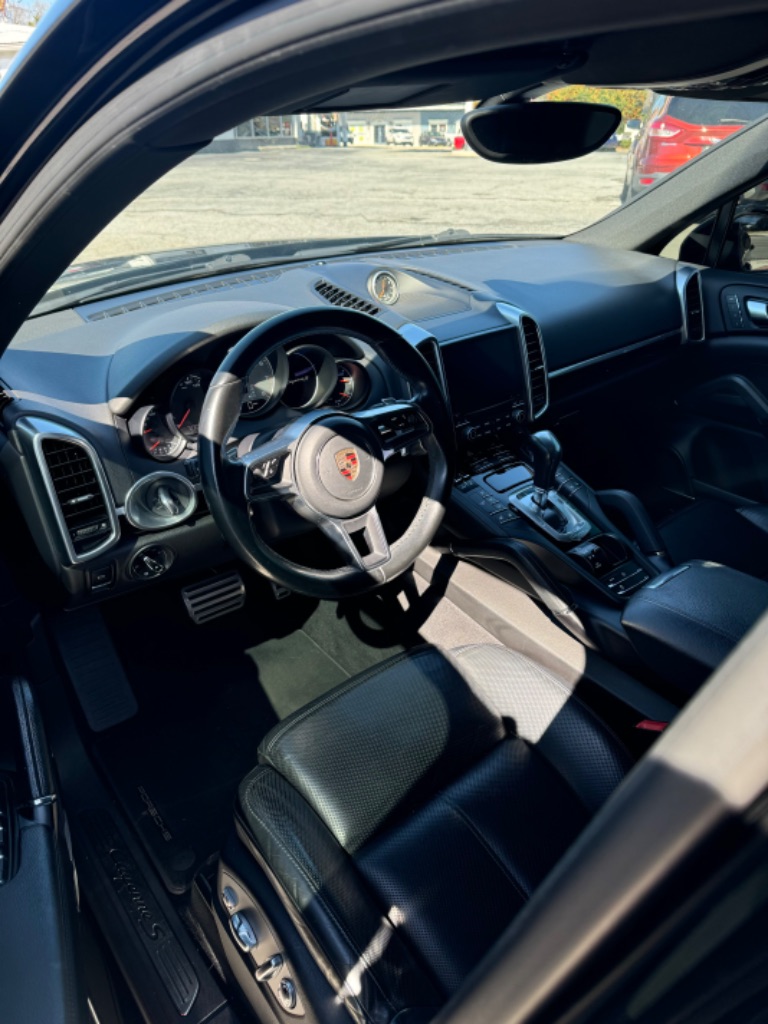 2017 Porsche Cayenne - $28,799
