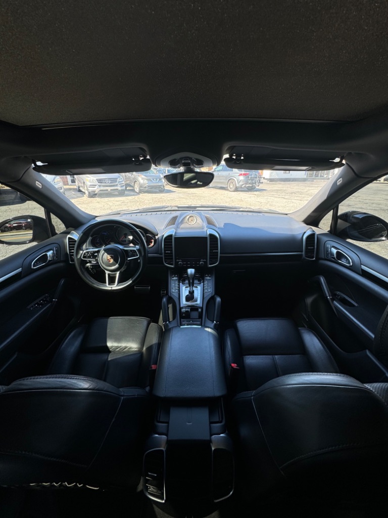 2017 Porsche Cayenne - $28,799