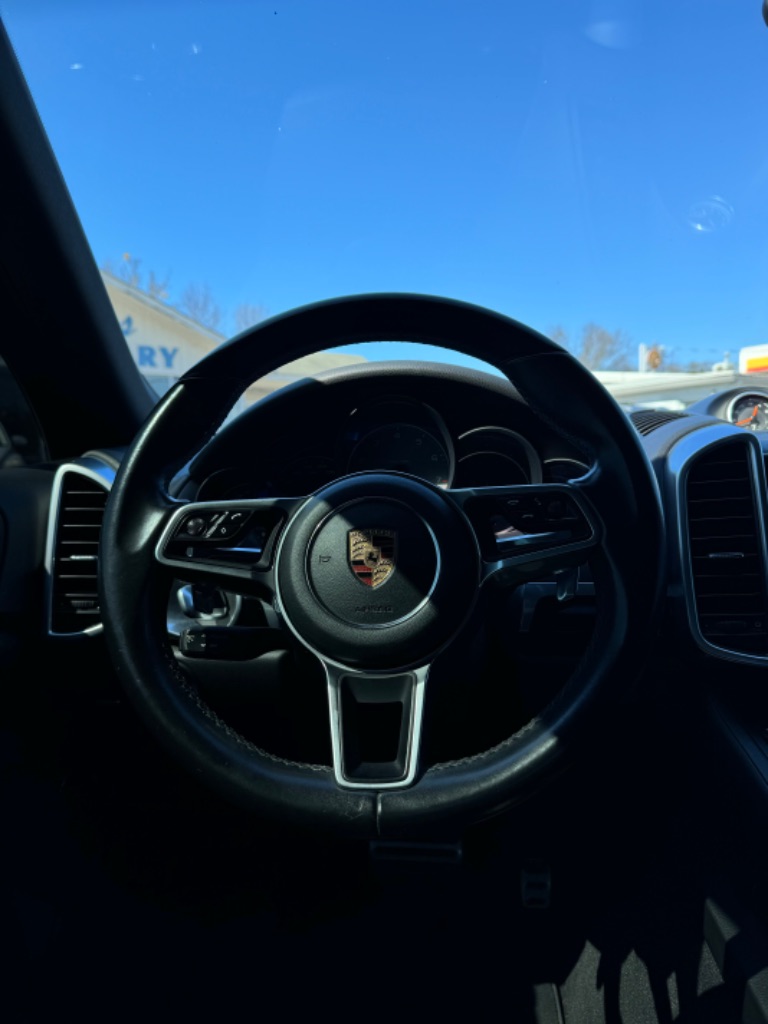 2017 Porsche Cayenne - $28,799