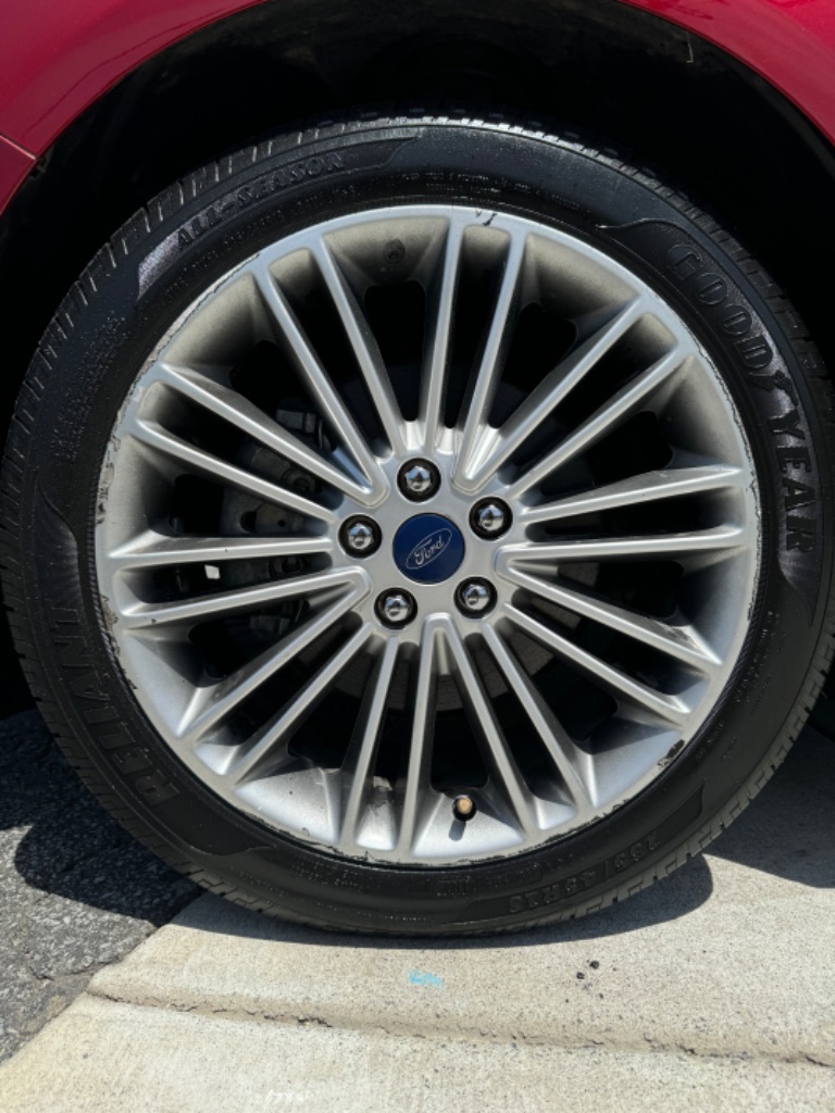 2014 Ford Fusion SE photo