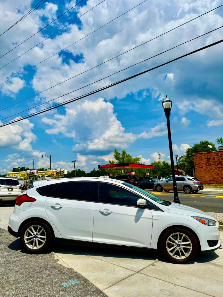 2017 Ford Focus SE photo