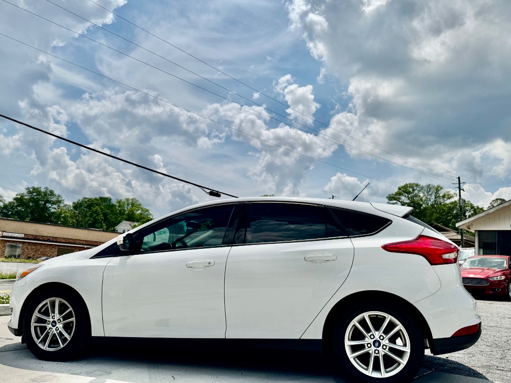 2017 Ford Focus SE photo
